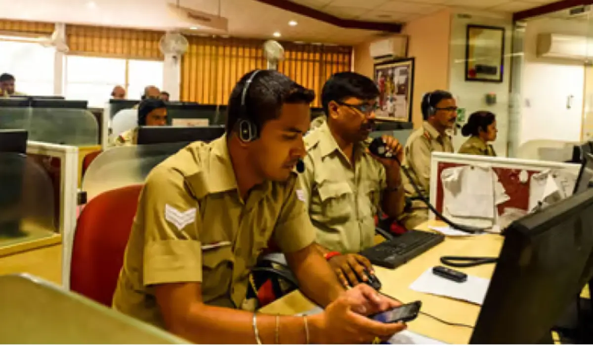 up police computer operator