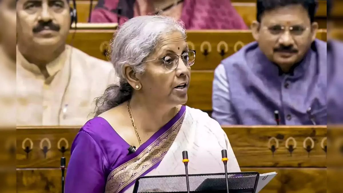 Medical Colleges to get 10,000 New Seats, says Finance Minister